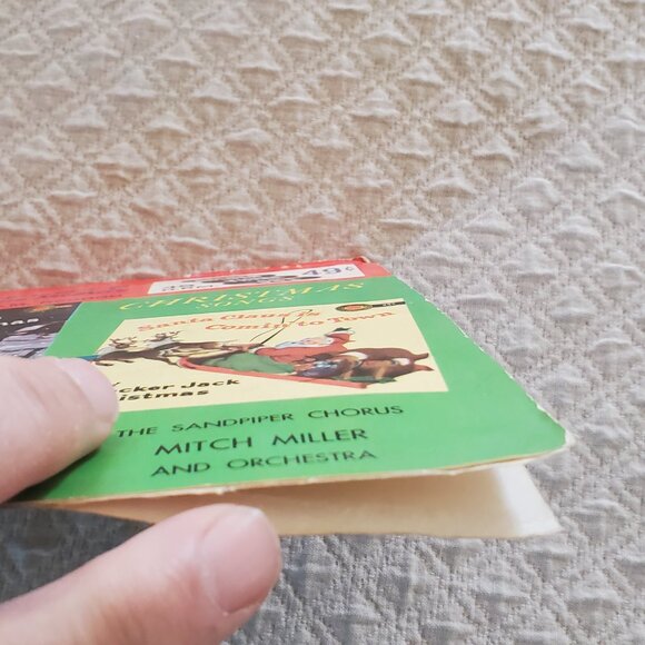 Vintage Little Golden 45 RPM Record Christmas Songs Sandpiper Chorus 402 TESTED - Picture 3 of 5